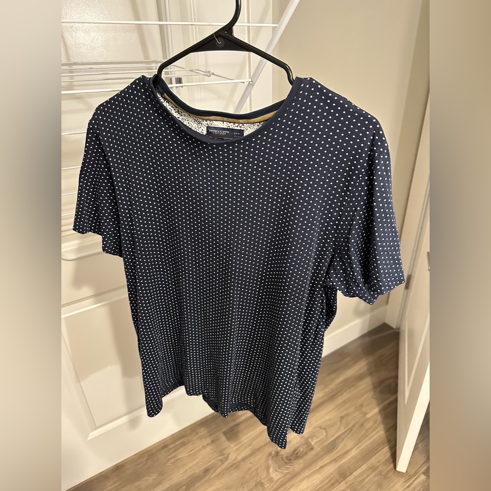 Men fashion spotted tee denim and flower medium